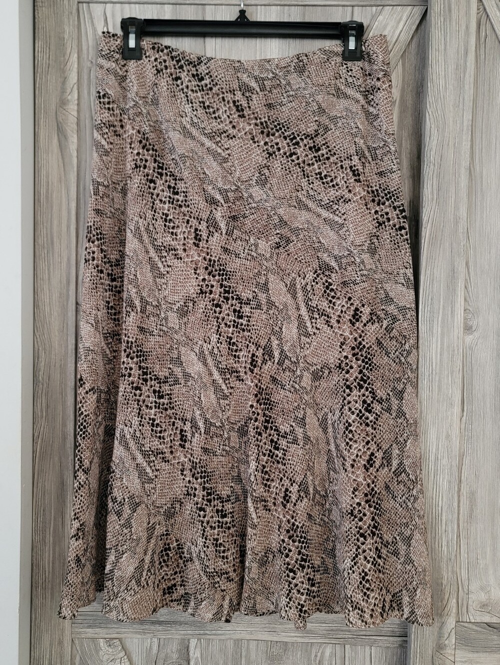 Liz Claiborne Taupe Snake Print Skirt 12